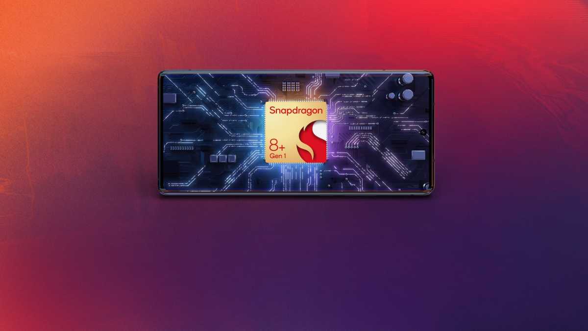 Motorola Edge 30 Ultra met Snapdragon-logo op het scherm
