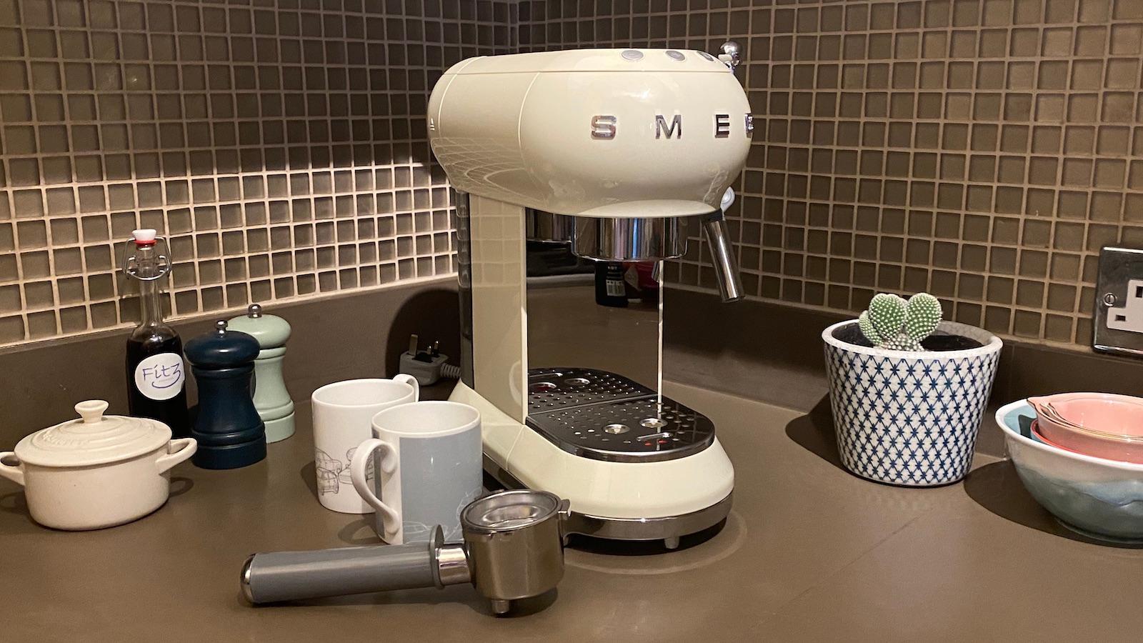   Smeg Espresso Koffiezetapparaat - Meest stijlvolle machine
