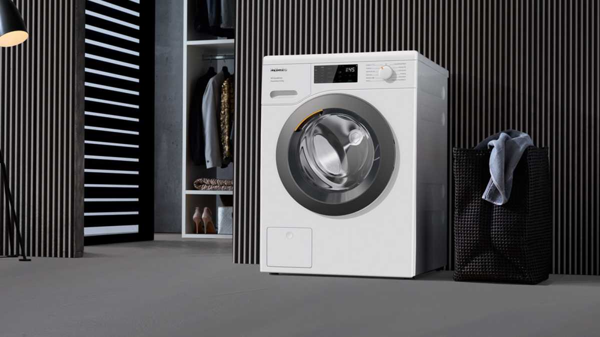 Wasmachine in een moderne kamer