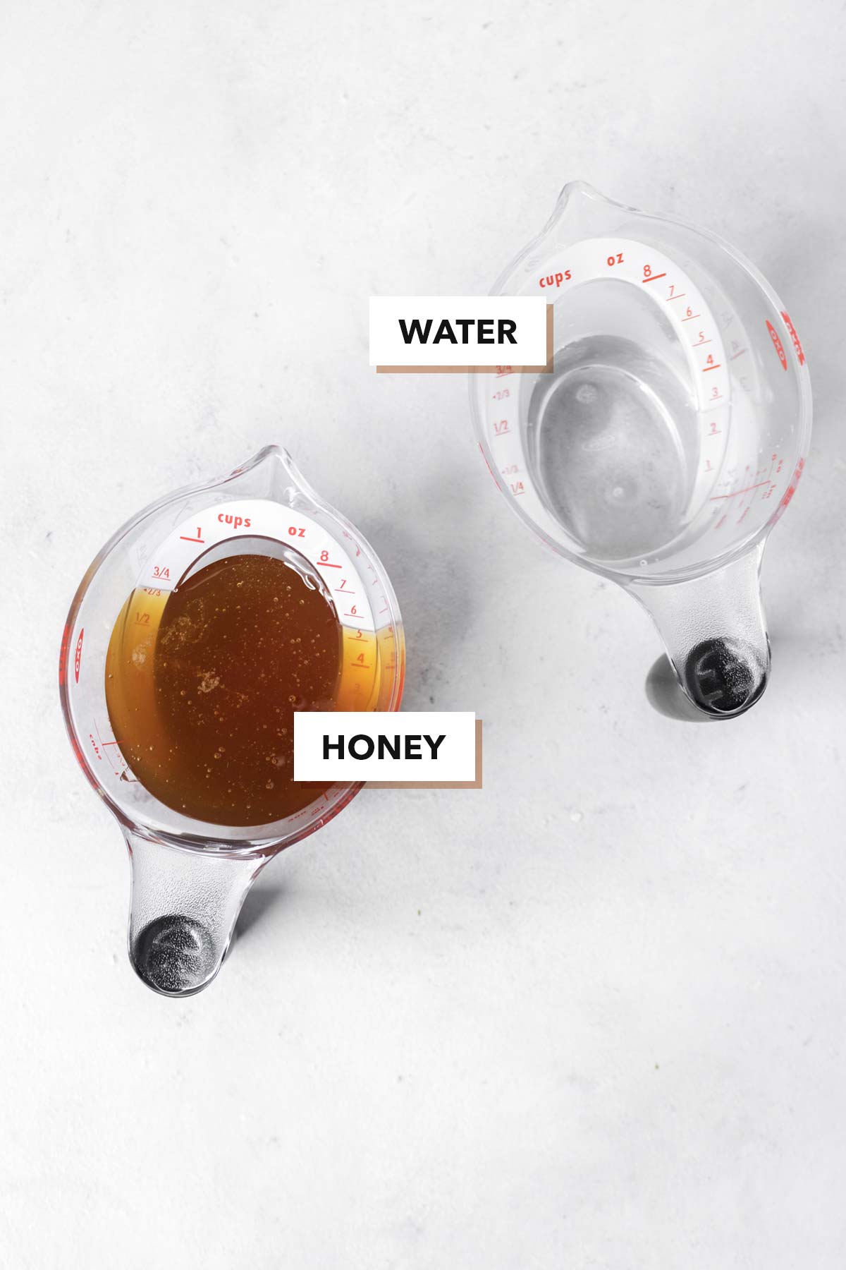 Honing eenvoudige siroop ingrediënten.